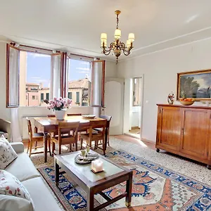 Canale Apartment